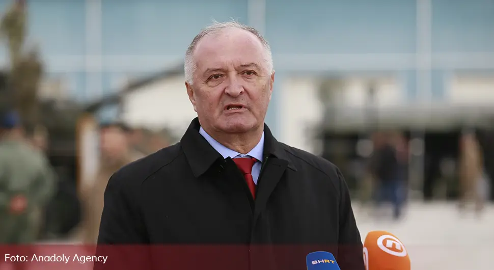 Најављен и захтјев за смјену Хелеза