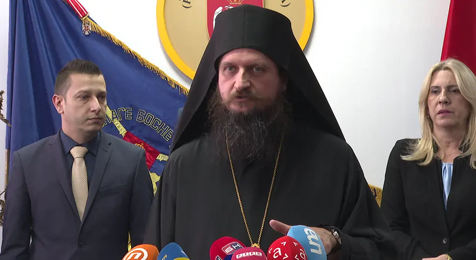 Епископ Сергије: Нека свјетлост Христовог рођења засија у срцима сваког човјека