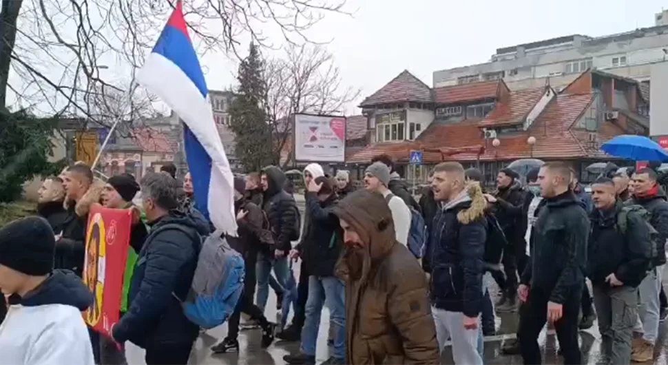 Улицама Бањалуке се ори "Ој Косово, Косово“