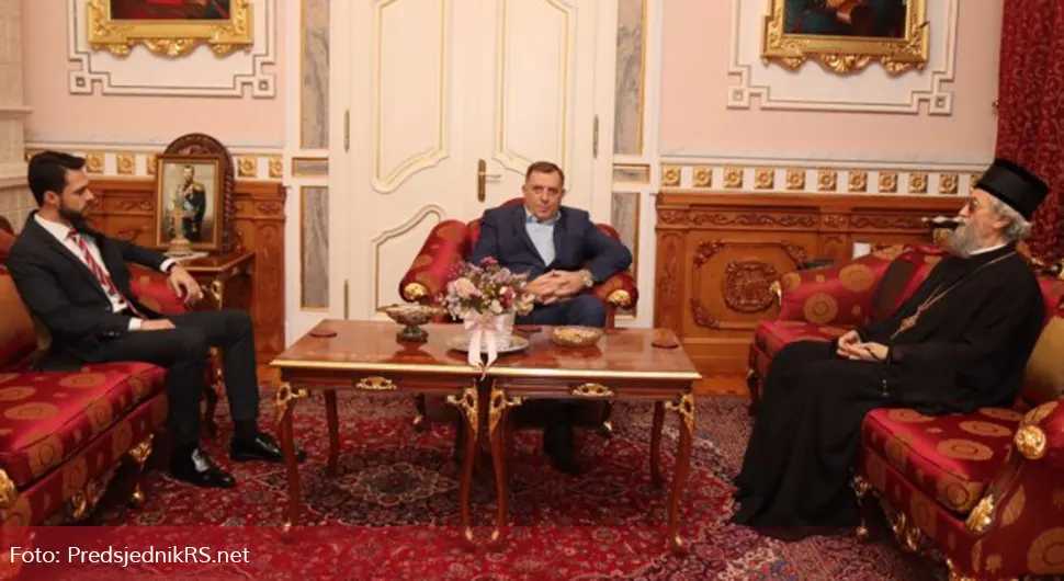 Предсједник Српске са епископом бањалучким Јефремом