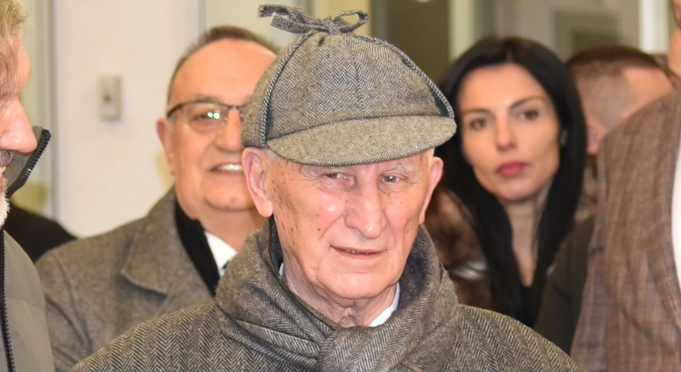 Бећковић: Нормално је да свако ко се роди прослави рођендан, па тако и Српска