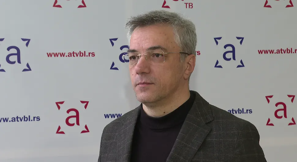 Тадић: Још један театар апсурда