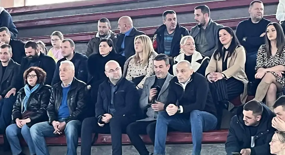 Бањац: Помагати требају сви који су у могућности