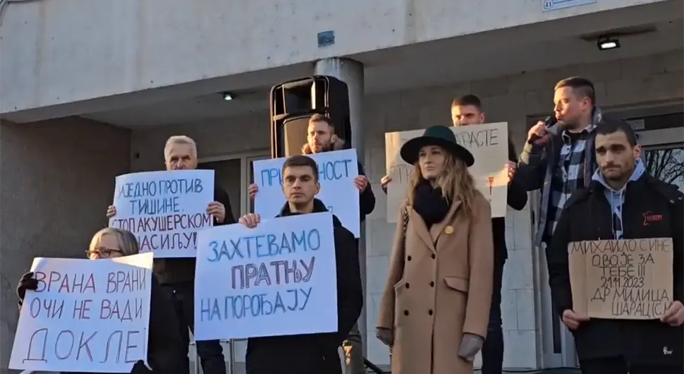 Протест против акушерског насиља одржан у Сремској Митровици