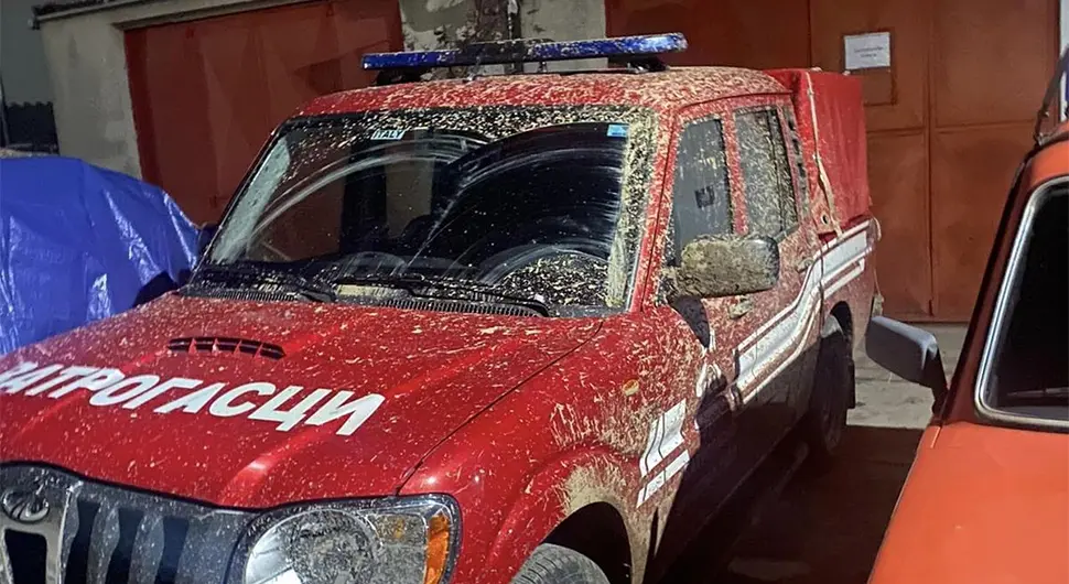 Ватрогасци спасили ловца заглављеног у кањону ријеке