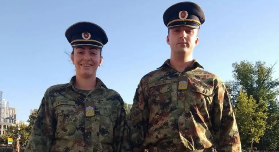 Зорана Кукрић из Градишке завршила Војну академију у Србији и вратила се у свој град