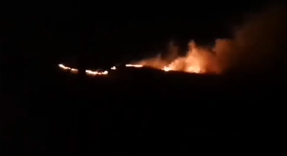 Пожар у Кладњу букти данима
