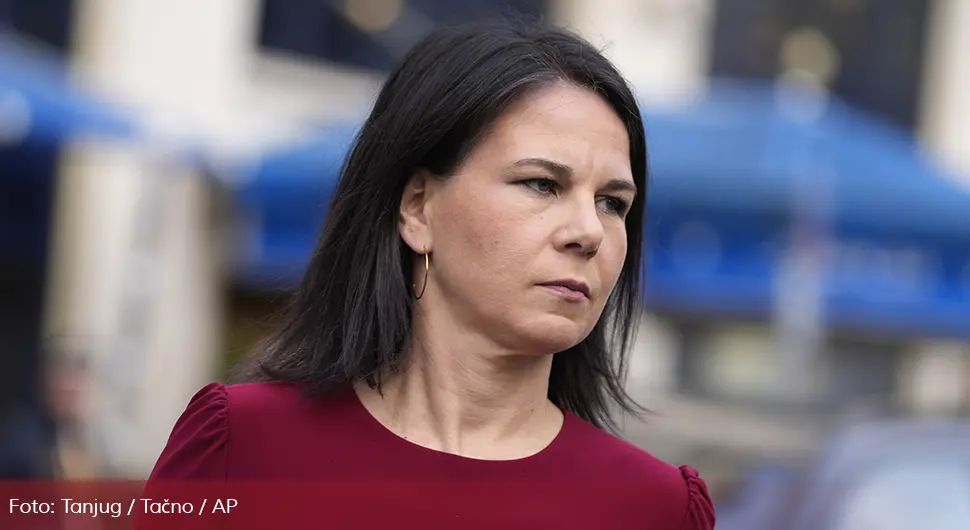 Аналена Бербок пријети појединим државама како би гласале за резолуцију о Сребреници