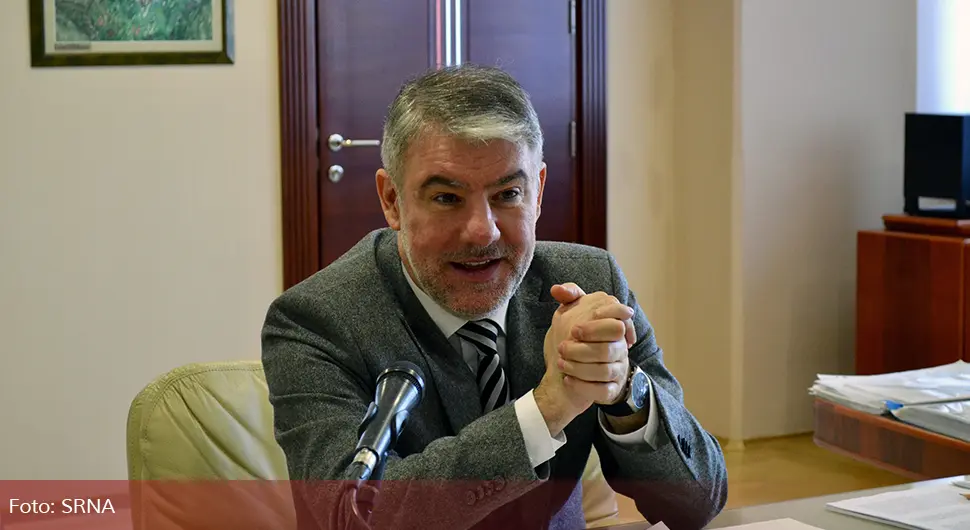 Шеранић најавио: Техничарима и сестрама од јануара повећање 100 КМ, а од априла свима 10 одсто