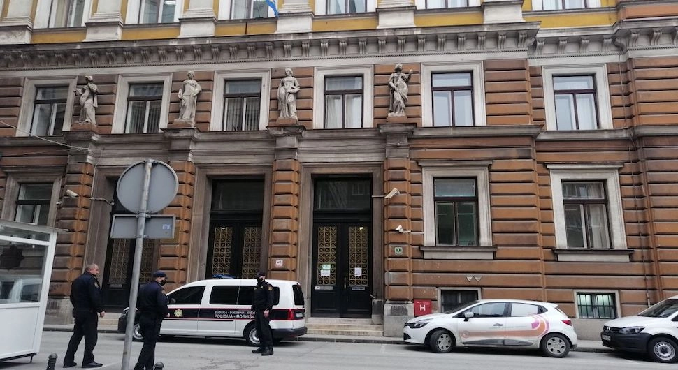 Дојава о бомби у Општинском суду, у току евакуација