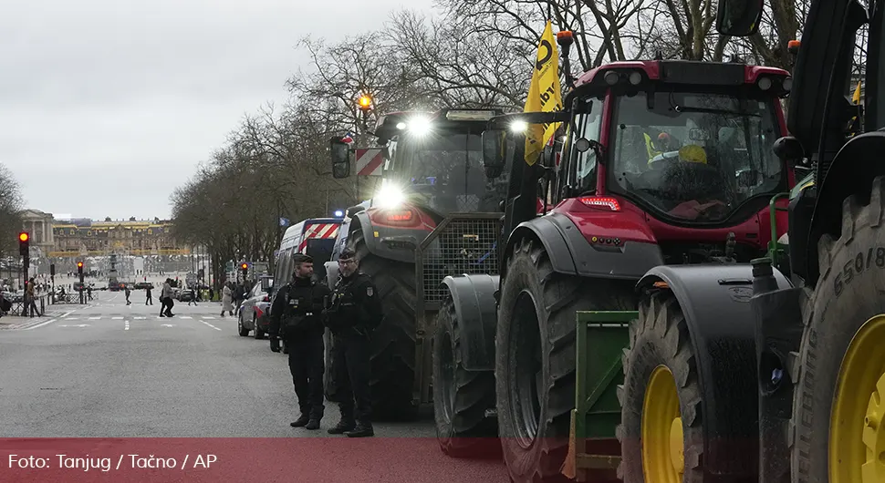 Пољопривредници у Паризу блокирали познате локације