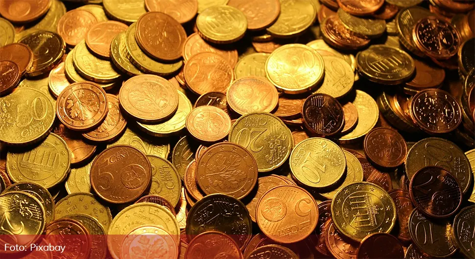 Радница кафића из коцкарског апарата присвојила 3.000 КМ