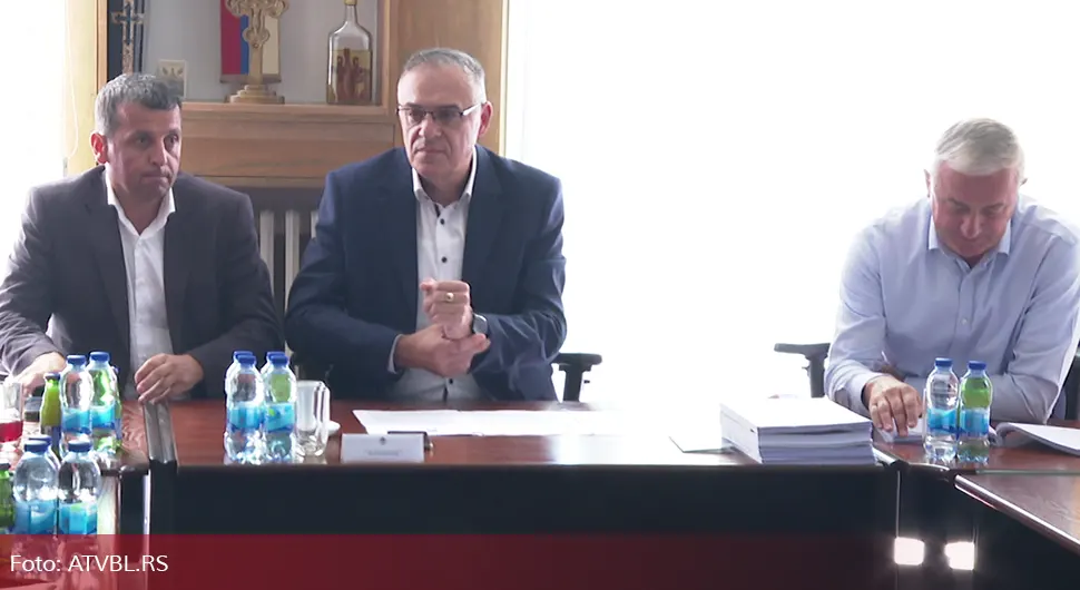 Опозиција код Човића иде да моли за подршку