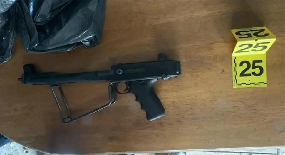 У акцији "Мета два" ухапшено 12 особа, пронађено пет килограма дроге и оружје