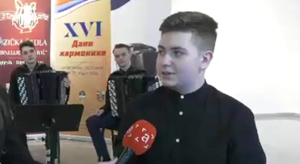 Почели Дани хармонике