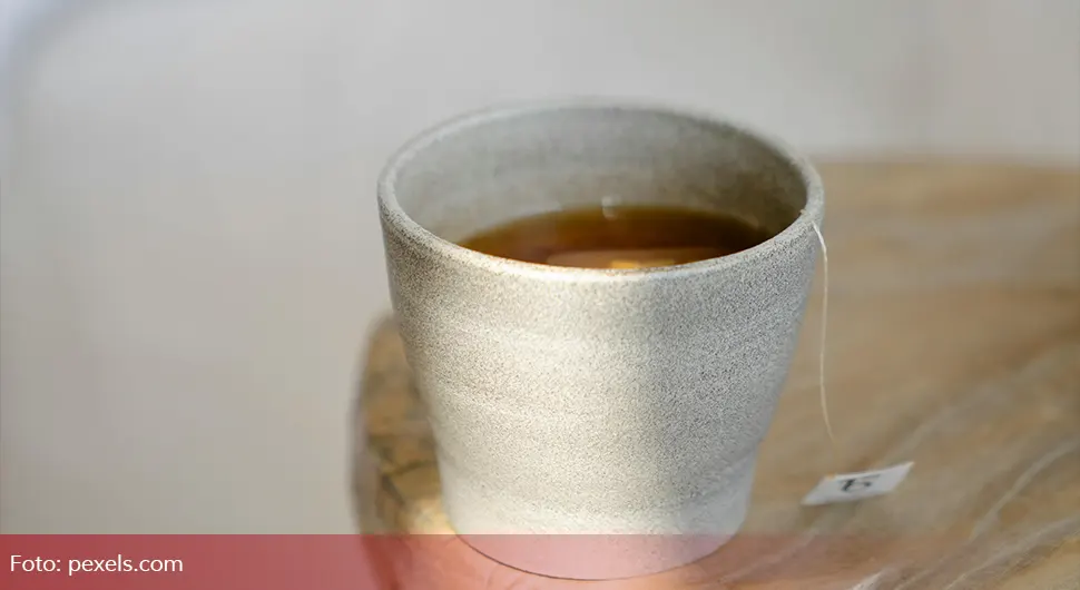Да ли је боље пити зелени или црни чај