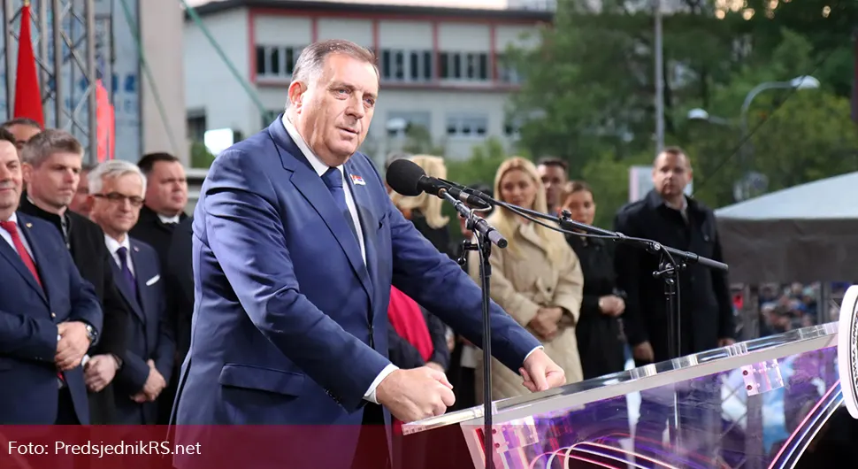 Додик: Одлучност показана на митингу "Српска те зове“ биће ојачана кроз одлуке на васкршњем сабору