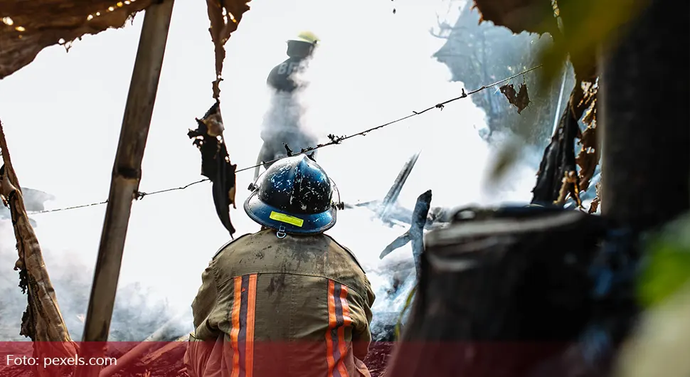 Једно дијете страдало, друго повријеђено у стравичном пожару