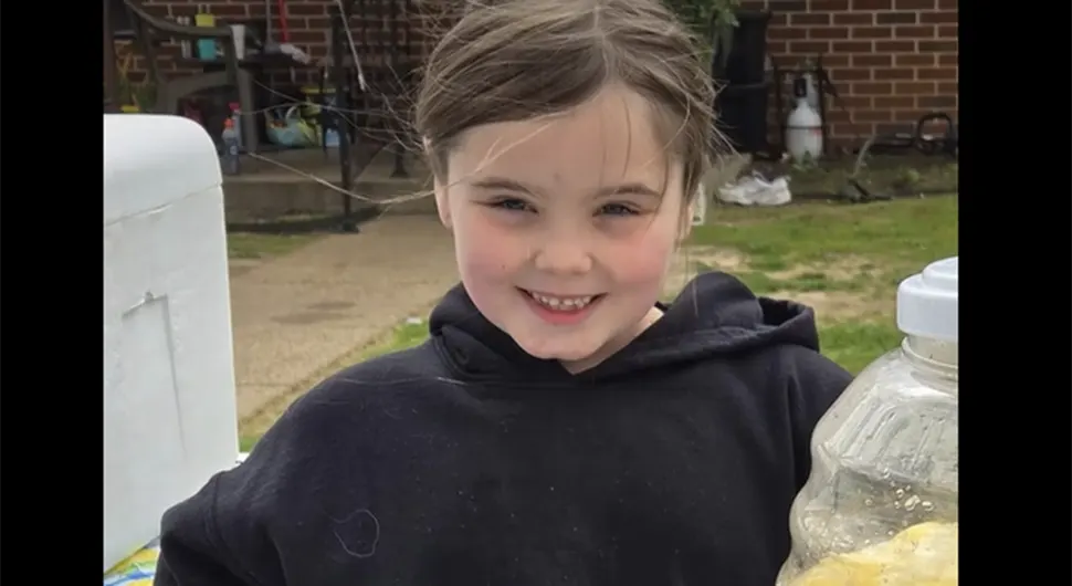 Дјевојчица (7) продаје лимунаду да би својој мајци изградила споменик