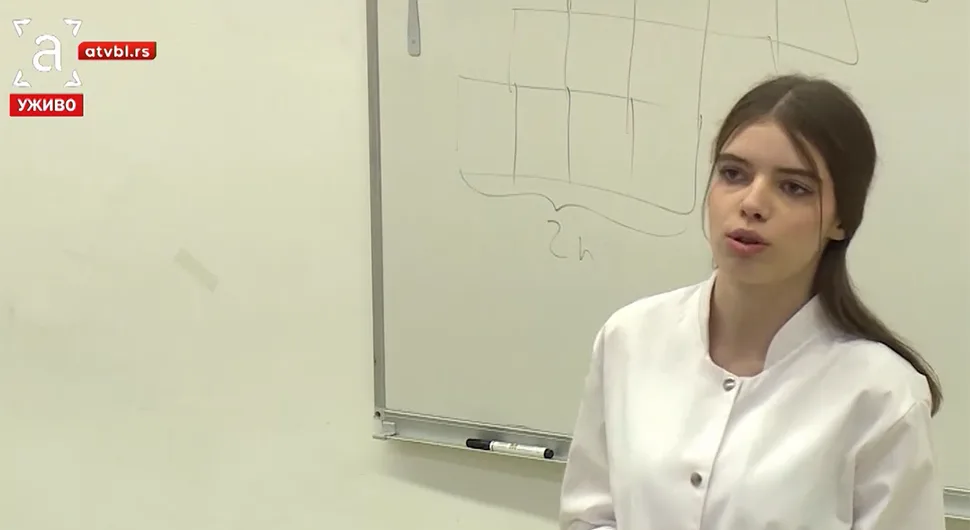 Анђела вршњацима одржала предавање о значају репродуктивног здравља