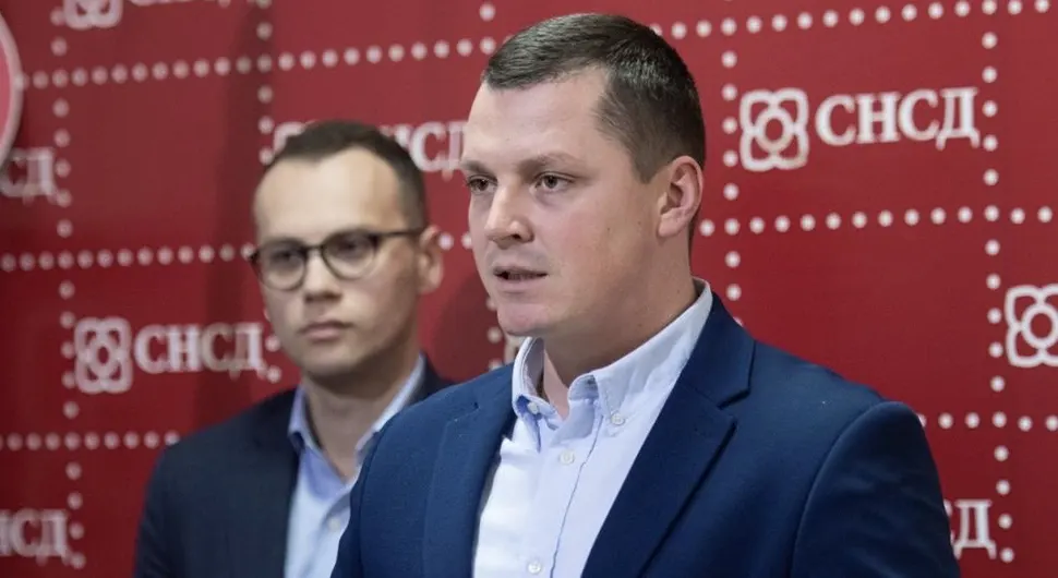 Ђурђевић: Провлачење кроз блато нечијих мајки, бака и супруга није политика, него зло