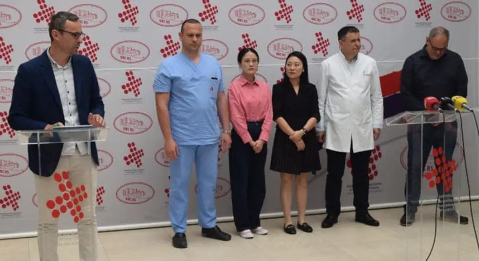 Кинески водећи стручњаци на УКЦ-у: Кроз јачање сарадње спасити што више живота