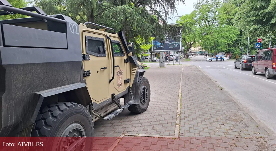 Арапи купили Вихор: Испред америчког Хамвија