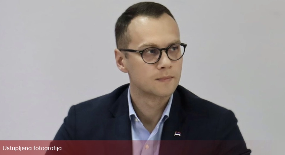 Савић Петровићу: Да је Додику, као вама, стало до власти онда би њега Бошњаци странци тапшали по рамену