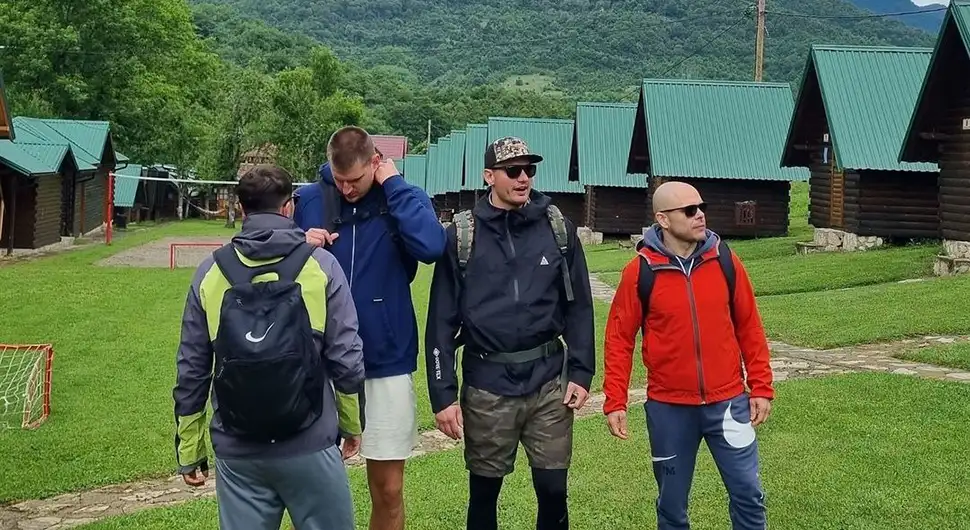 Јокић опет одмара у Српској: Ужива на ријеци Тари