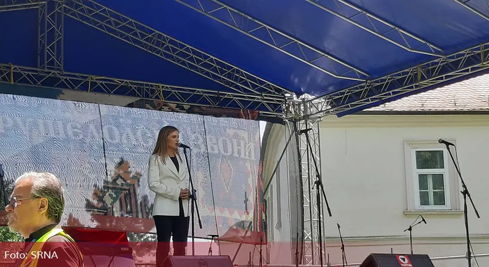 Стаменковски: Српска и Србија једна породица