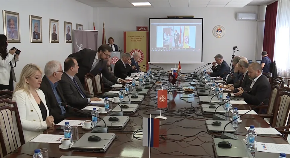 "Сви проблеми у БиХ морају бити ријешени дијалогом ентитета"