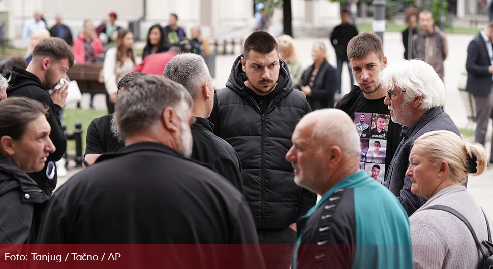 Хаос на суђењу Урошу Блажићу, родитељи скочили на оптуженог