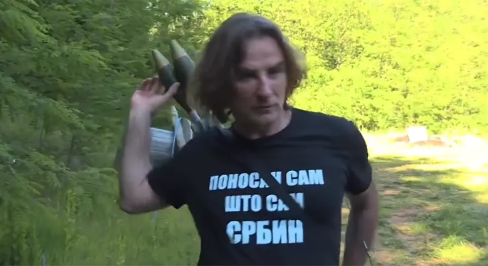 Водитељка на кољенима пред Митровићем: Молим те, не могу више
