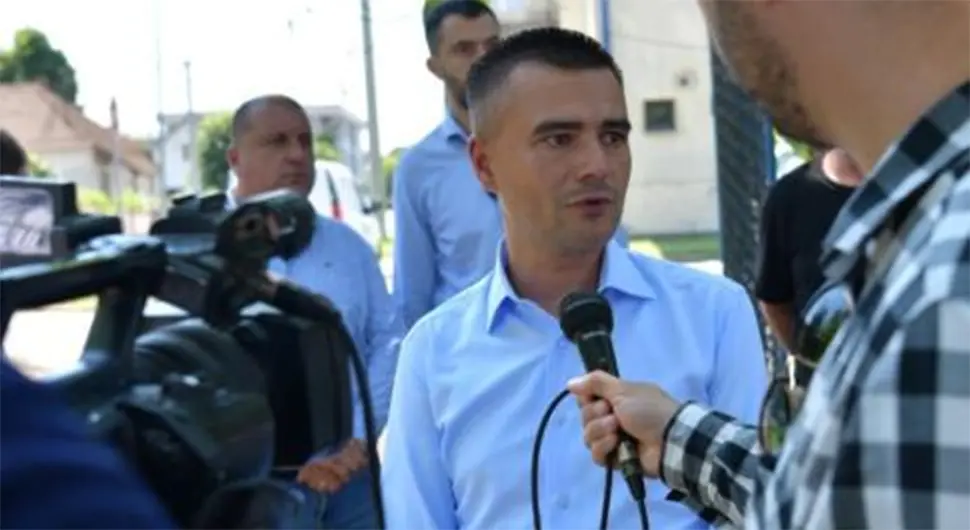 Савковић: Захваљујући Влади Српске фудбалски терен на СКЦ „9. јануар“ од данас у новом руху