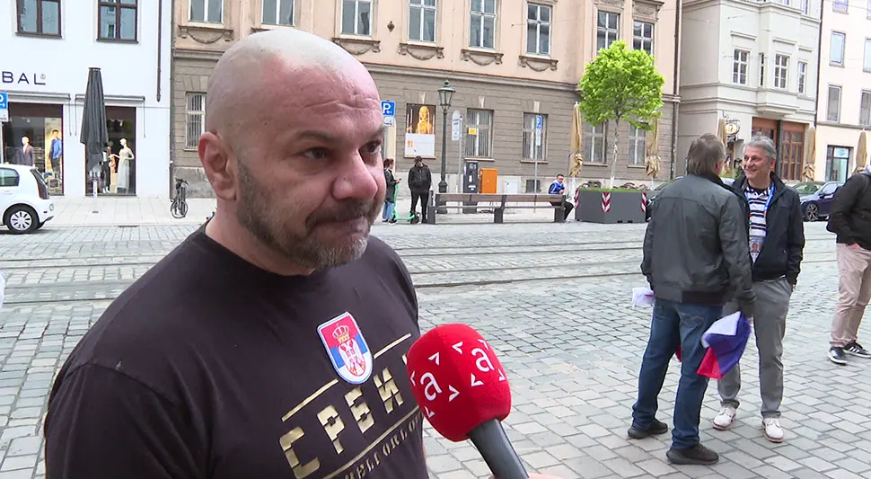 Теслићанин пружио подршку Орловима у Њемачкој: Енглезе ћемо подерати, надам се да нећемо поново лупати телевизоре