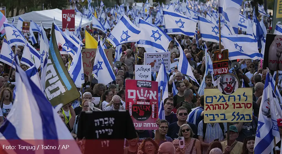 Демонстрације против владе, траже се пријевремени избори