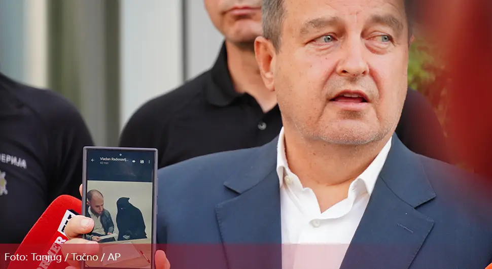 Дачић показао фотографију нападача и жене коју је довео у Србију