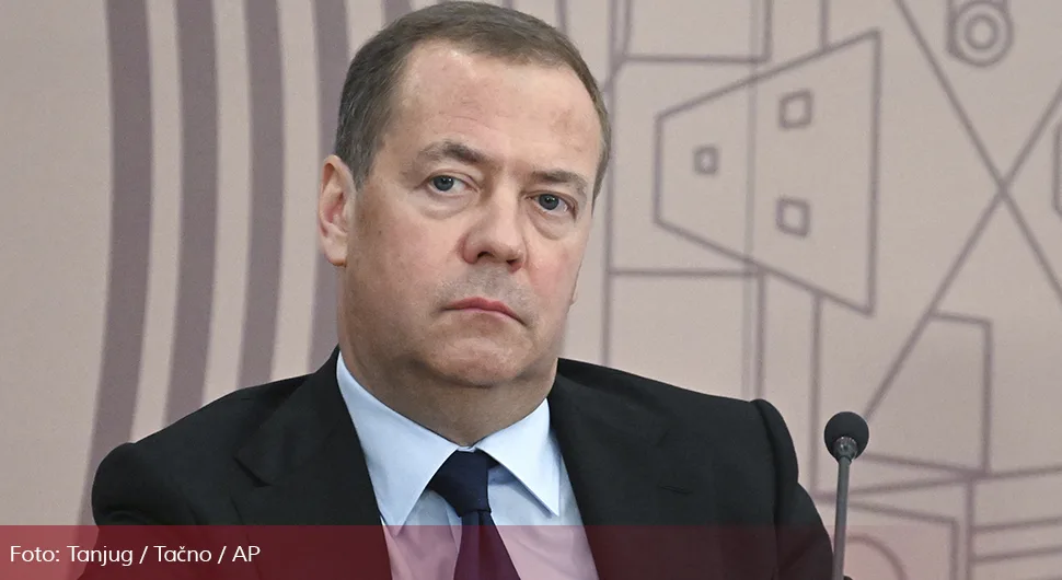 Медведев: Запад прекршио одлуке Потсдамске конференције