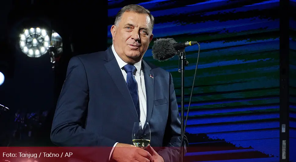Додик честитао Сари Микачи