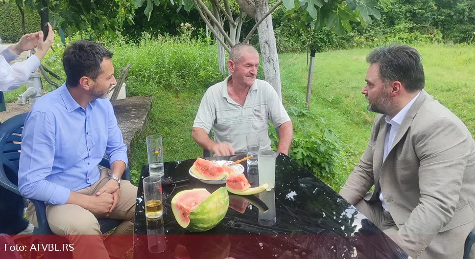 Кошарац посјетио Драгана Рупара, српског повратника којем је запаљен аутомобил