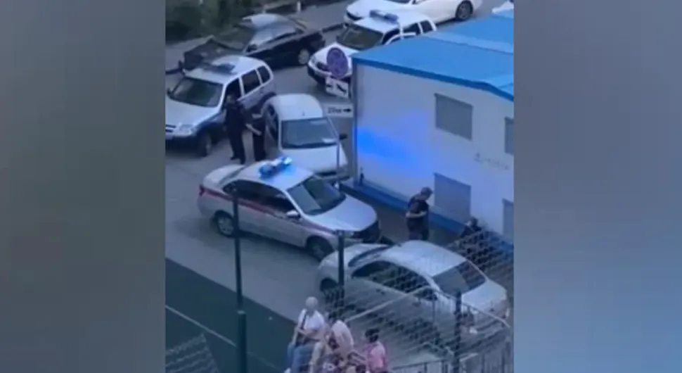 Мајка одгризла сину два прста испред зграде, комшије спријечиле најгоре