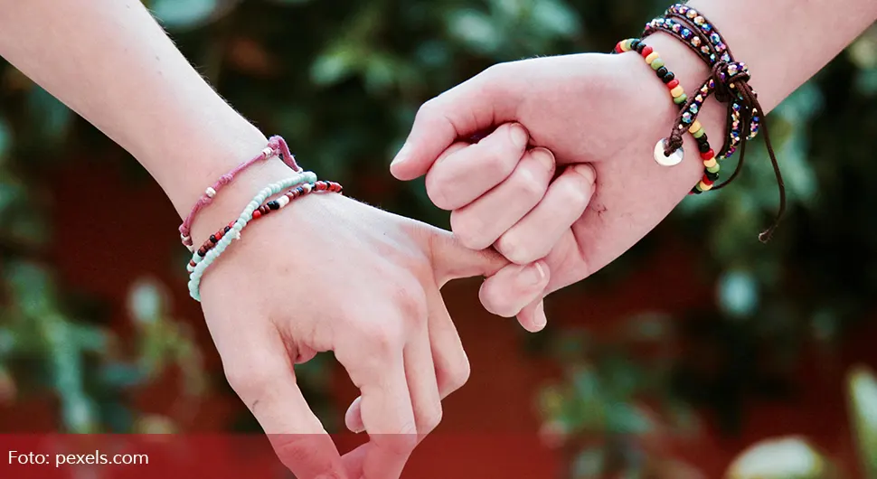 Виц дана: Шетају Мујо и Фата градом