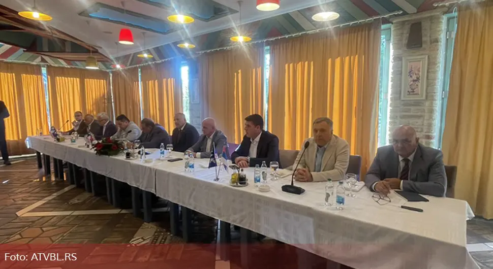 Додик са директорима јавних предузећа и установа у Бијељини: Разговори о важним пројектима