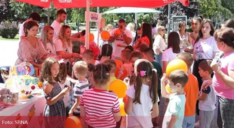 Прикупљено више од 9.500 КМ за лијечење дјечака Сергеја Васића