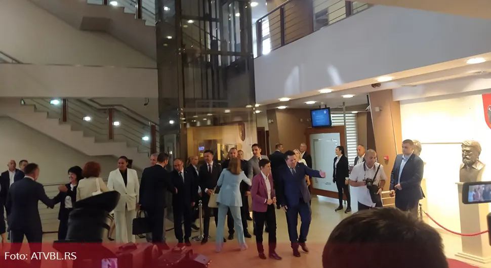 Ана Брнабић стигла у Народну скупштину Српске