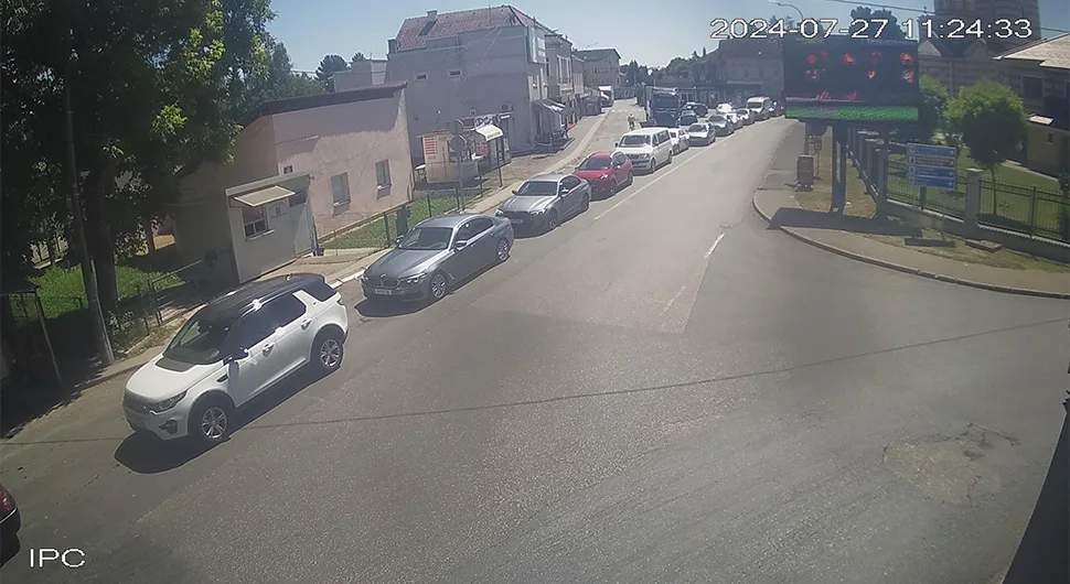 Викенд и сезона одмора: Гужве на граничним прелазима