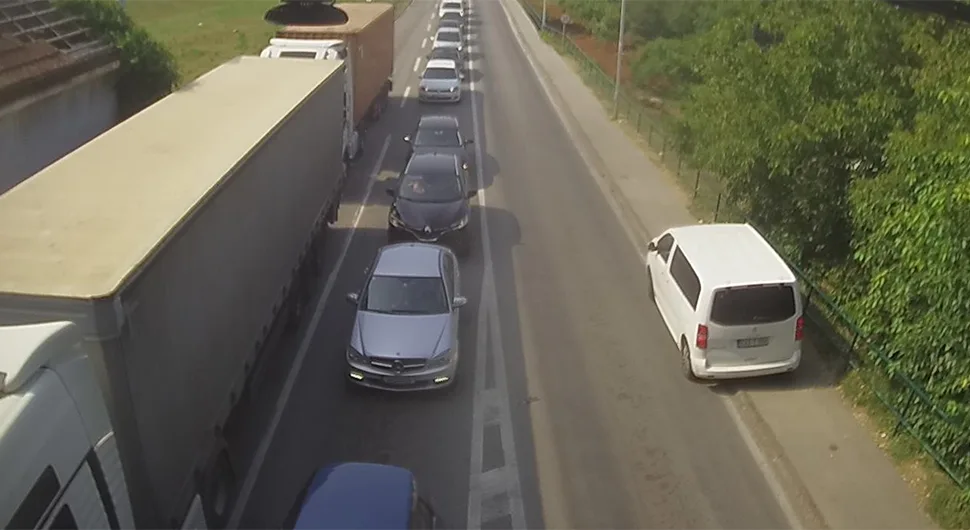 Гужве на појединим прелазима