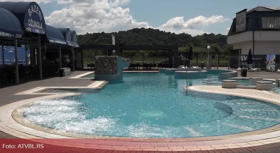 Добојски базен поново отворен након тровања купача