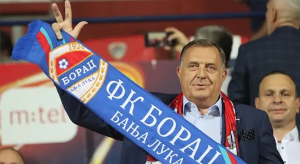 Додик са трибина бодри фудбалере Борца