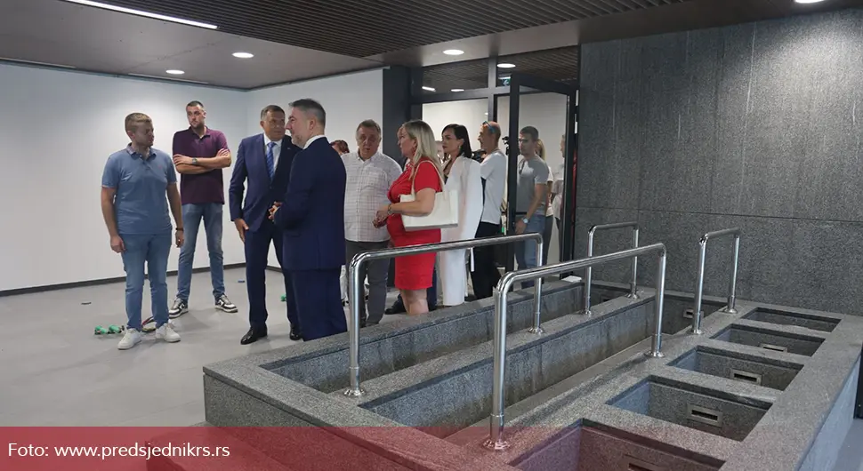 Додик у посјети бањско-рекреативном центру Српске Топлице, пробао справе за вјежбање